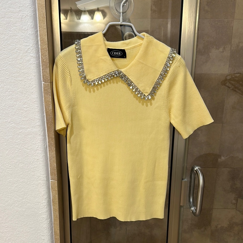 Cider Yellow Top with Rhinestone Collar